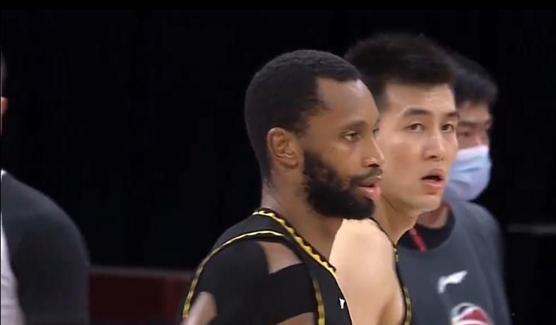 他们虽然心里很是不爽，但心里也明白，不爽也没有任何意义，暗花撤回，就算是把人杀了，也没钱拿了。